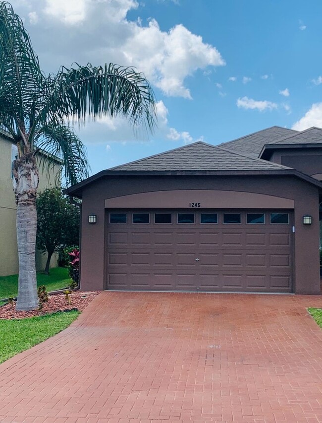 Building Photo - Waterfront View! 4 bed 2 bath 2 car garage