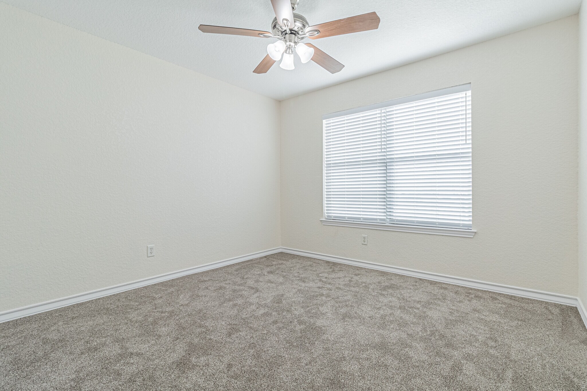 Building Photo - 11427 Creek Eagle