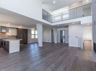 Building Photo - 205 S Irena Ave