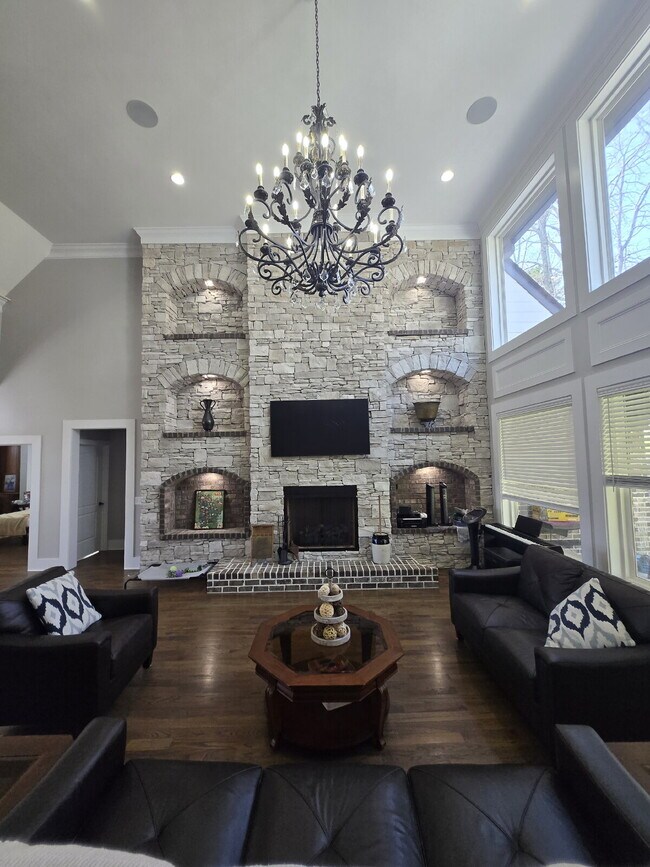 Building Photo - Amazing House In Windstone Available For Prelease