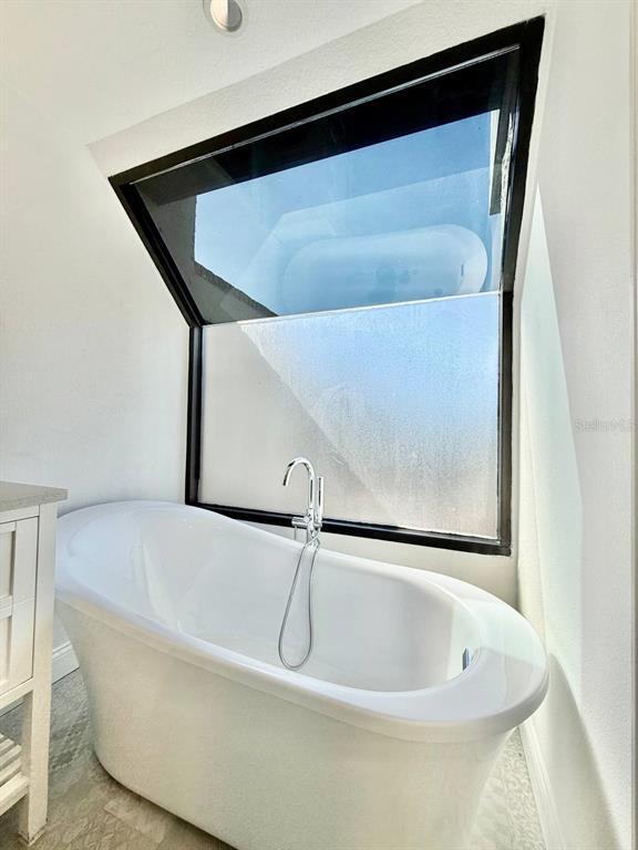 Building Photo - 162 E Davis Blvd