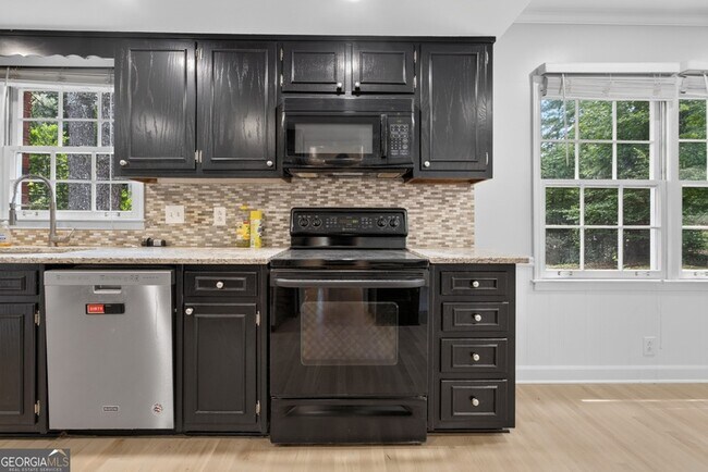 Building Photo - 4854 Springfield Dr