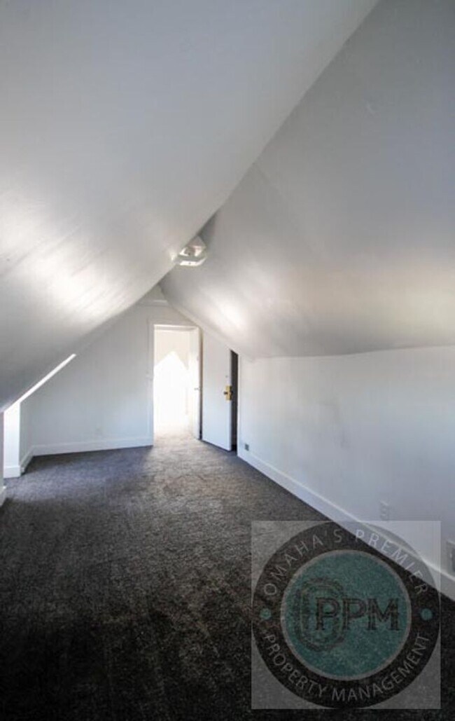 Building Photo - 4824 Webster St