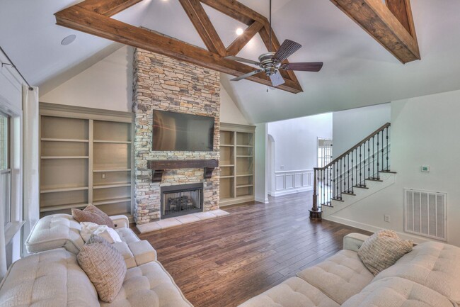 Building Photo - 9141 Holstein Dr
