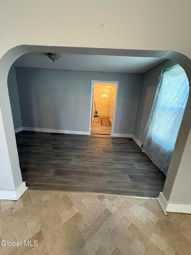 Building Photo - 246 Duane Ave