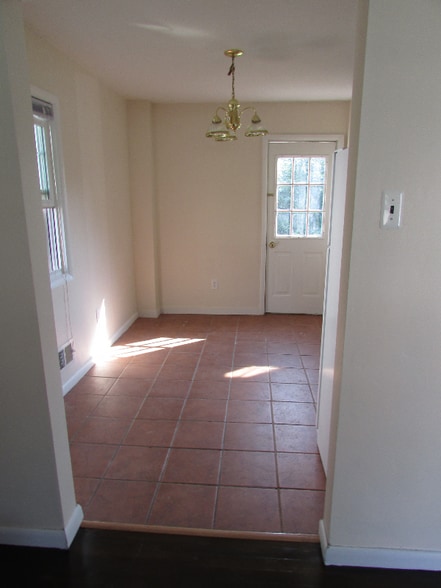 Building Photo - 1159 Romano Ave