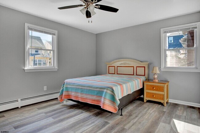 Building Photo - 13 N Victoria Ave