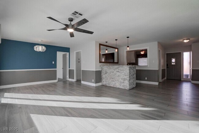 Building Photo - 908 Bonita Ave