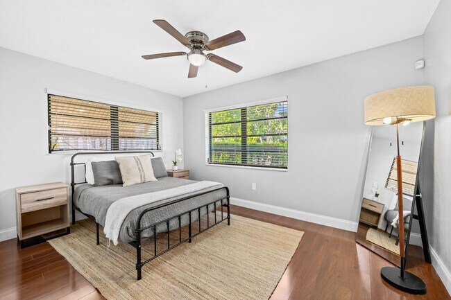 Building Photo - 1601 NE 63rd St