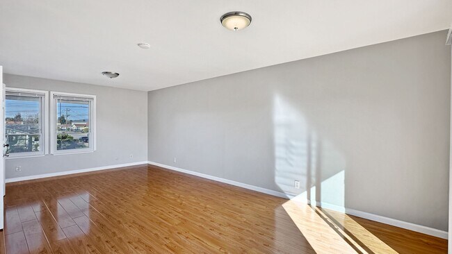 Building Photo - Coastal Comfort & Entertainer’s Retreat in Marina Faire