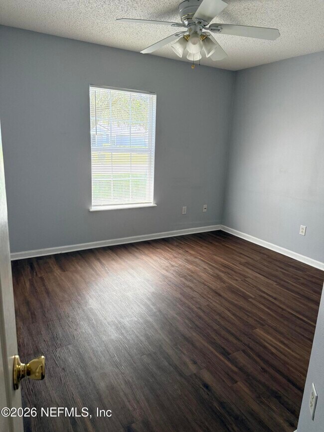 Building Photo - 1432 Heather Ct