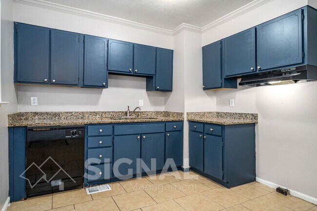 Building Photo - 1652 Roberta Ln