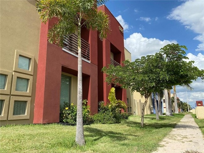 Building Photo - 31 W Daffodil Ave