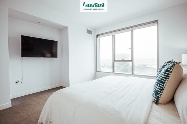 Building Photo - 225 S Grand Ave