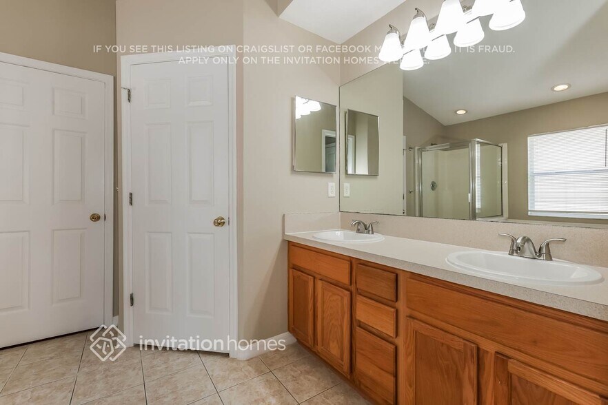 Building Photo - 22807 Hawk Hill Loop