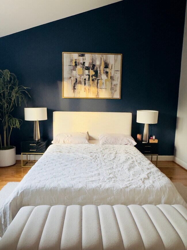 Building Photo - 3832 Charles Ave