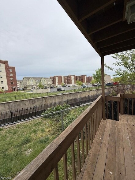 Building Photo - 501-503 Morris Avenue Unit