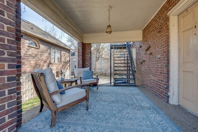 Building Photo - Charming 3-Bedroom Gem in the Heart of Sylvan Park