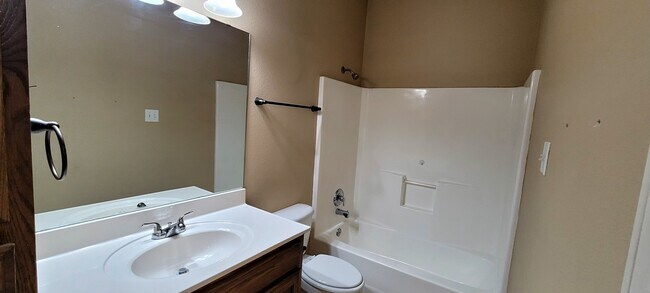 Building Photo - 7252 Mansions Dr