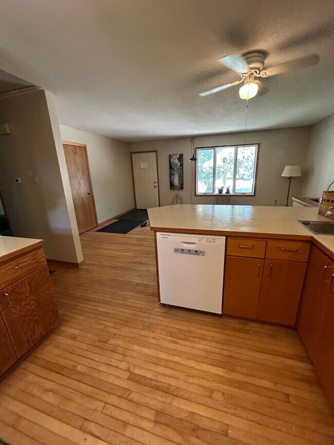 Building Photo - 509 Nelson Ct