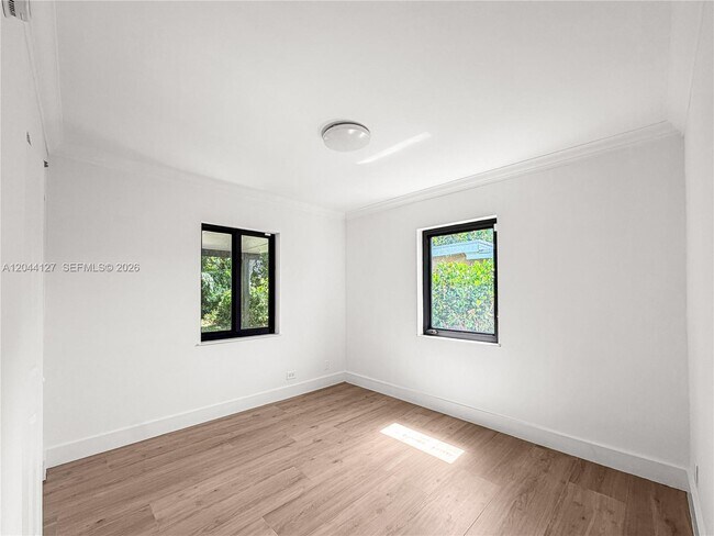 Building Photo - 55 NW 125th St