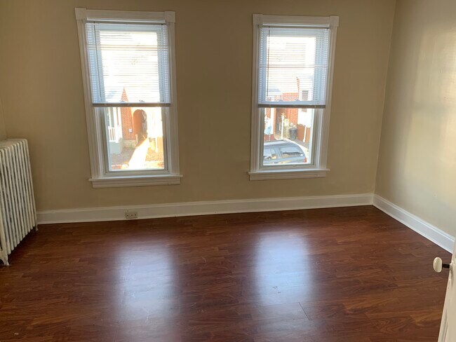 Bed 2 - 143 N Potomac St