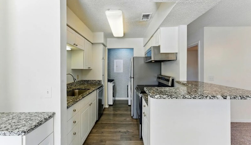 Building Photo - 10200 Belle Rive Blvd
