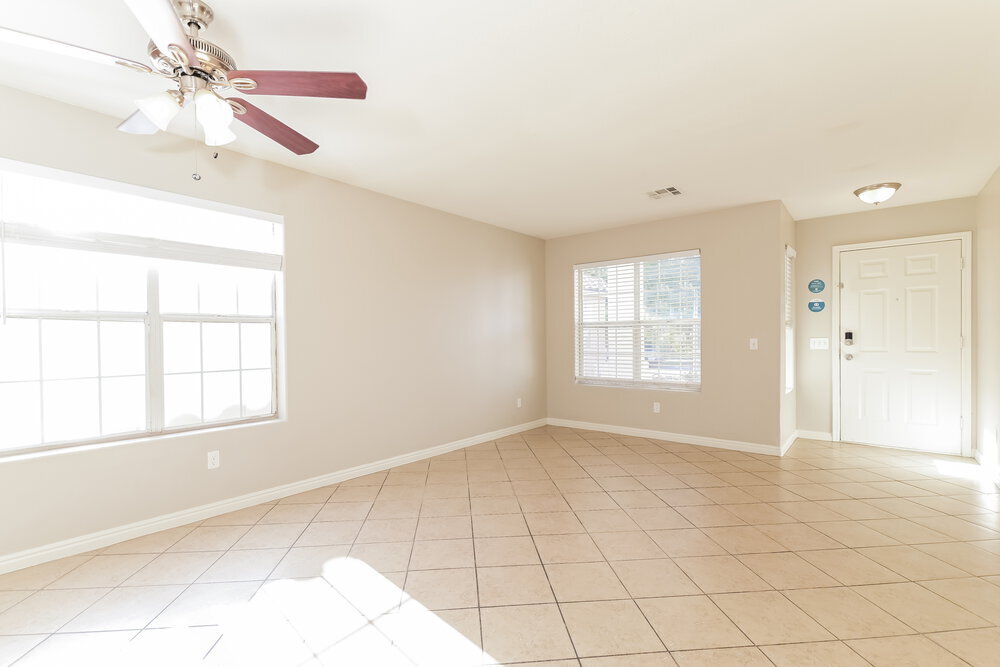 Building Photo - 995 River Walk Ct
