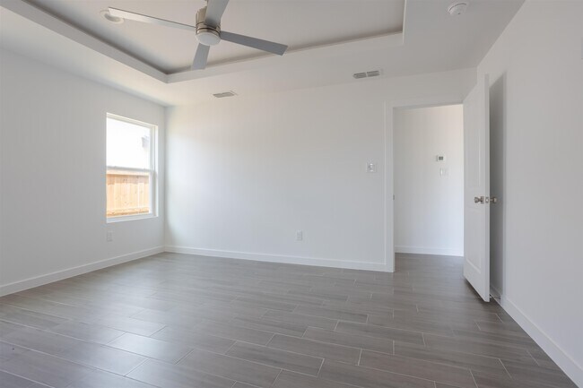 Building Photo - 9910 Caddo Lp