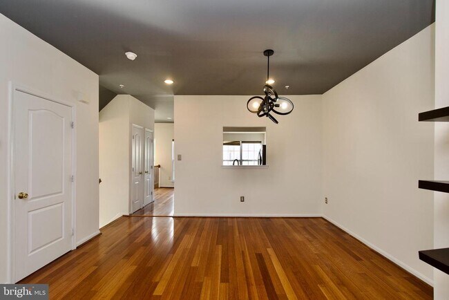 Building Photo - 1211 Ring Bill Loop