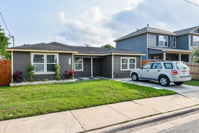 Building Photo - 3710 Dreyfus St