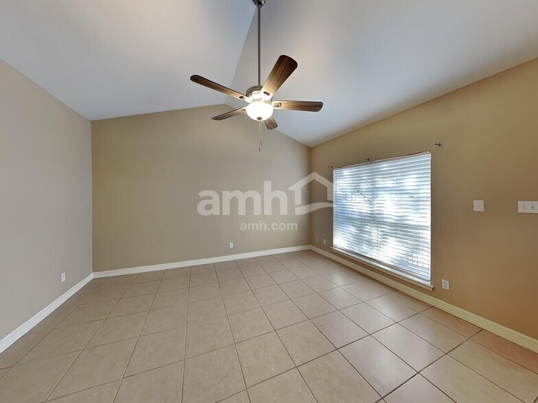 Building Photo - 14 Sweetwood