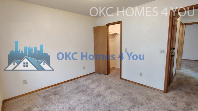 Building Photo - Beautiful 3 Bed + Office Home in Yukon off...