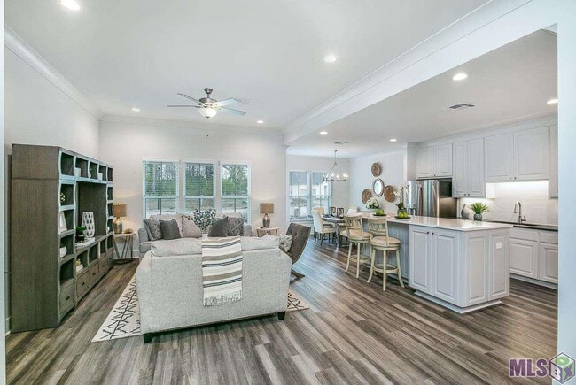 Building Photo - Beautiful 3 bedroom home- $500 off 1st month with 30 day move in!!