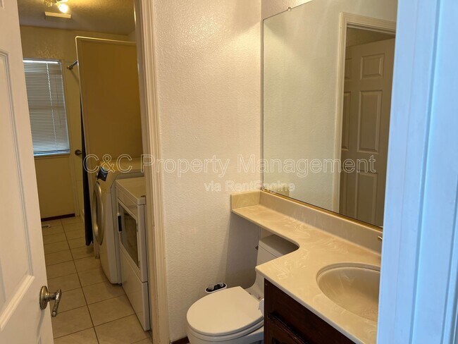 Building Photo - 293 Saybrook Way