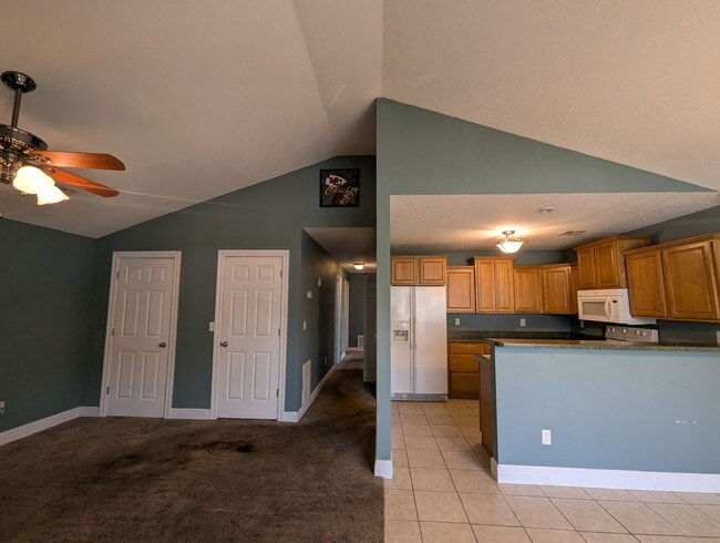Building Photo - FOR RENT – Gorgeous 3 Bed, 2 Bath Home in Webb City! Pets Welcome!