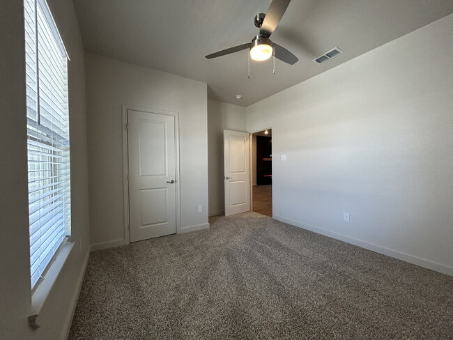 Building Photo - Brand New Duplex in Frenship East!