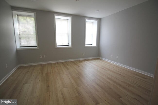 Building Photo - 20 Swan St