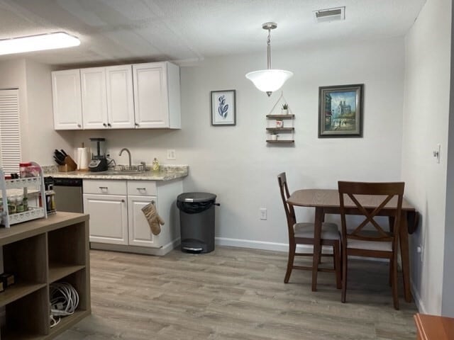 Building Photo - 10 Walden Dr