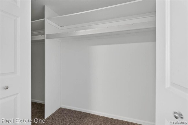 Building Photo - 874 N Main St