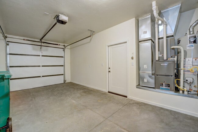 Building Photo - 1667 Iron Dr