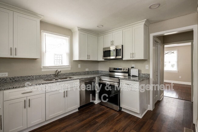 Building Photo - 1854 Broadwell St SW