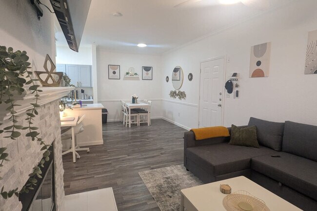 Building Photo - 2929 Kings Rd