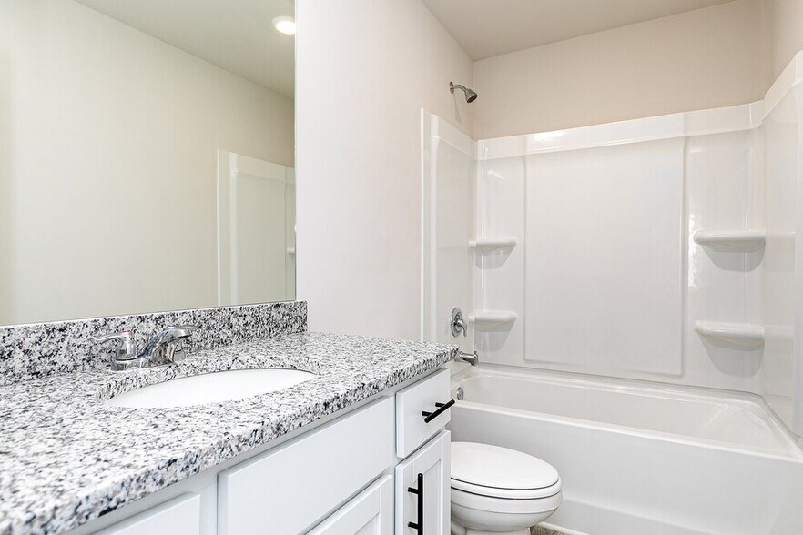 Building Photo - 616 Mackenzie Cv