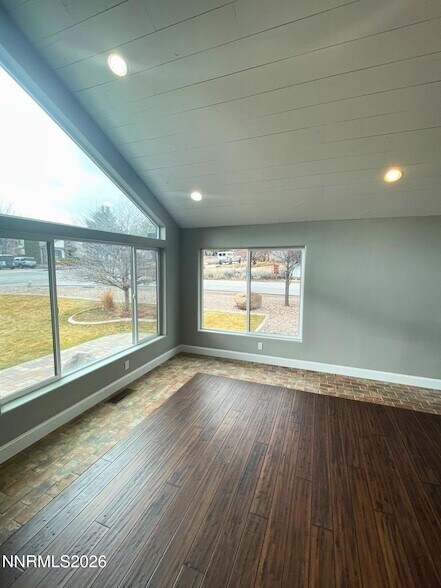 Building Photo - 2205 Stowe Dr
