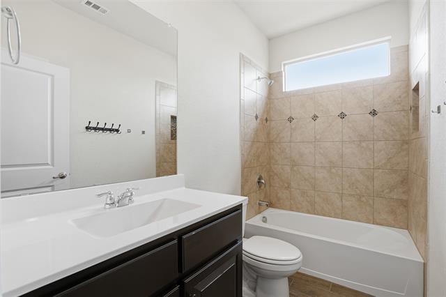 Building Photo - 1208 Burlingame Dr