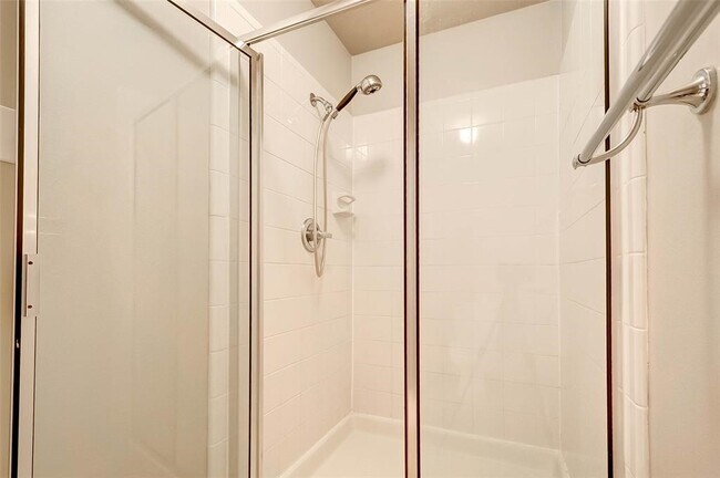 Building Photo - 1718 Redwing Cove Dr