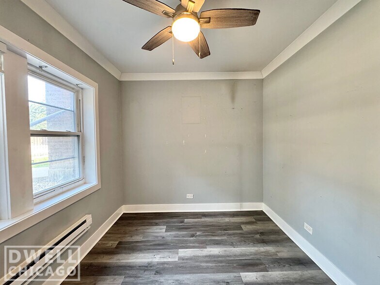 Building Photo - 4208 N Clark St