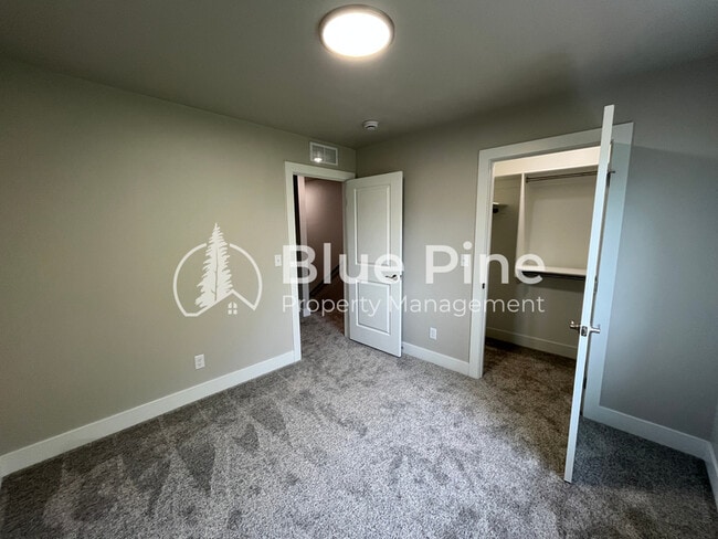 Building Photo - 1622 Hannah Ln