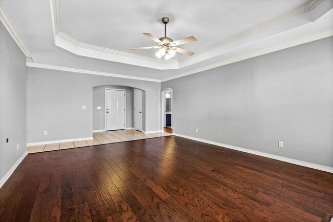 Building Photo - Beautiful Spacious Home w/ Community Clubhouse and Pool!